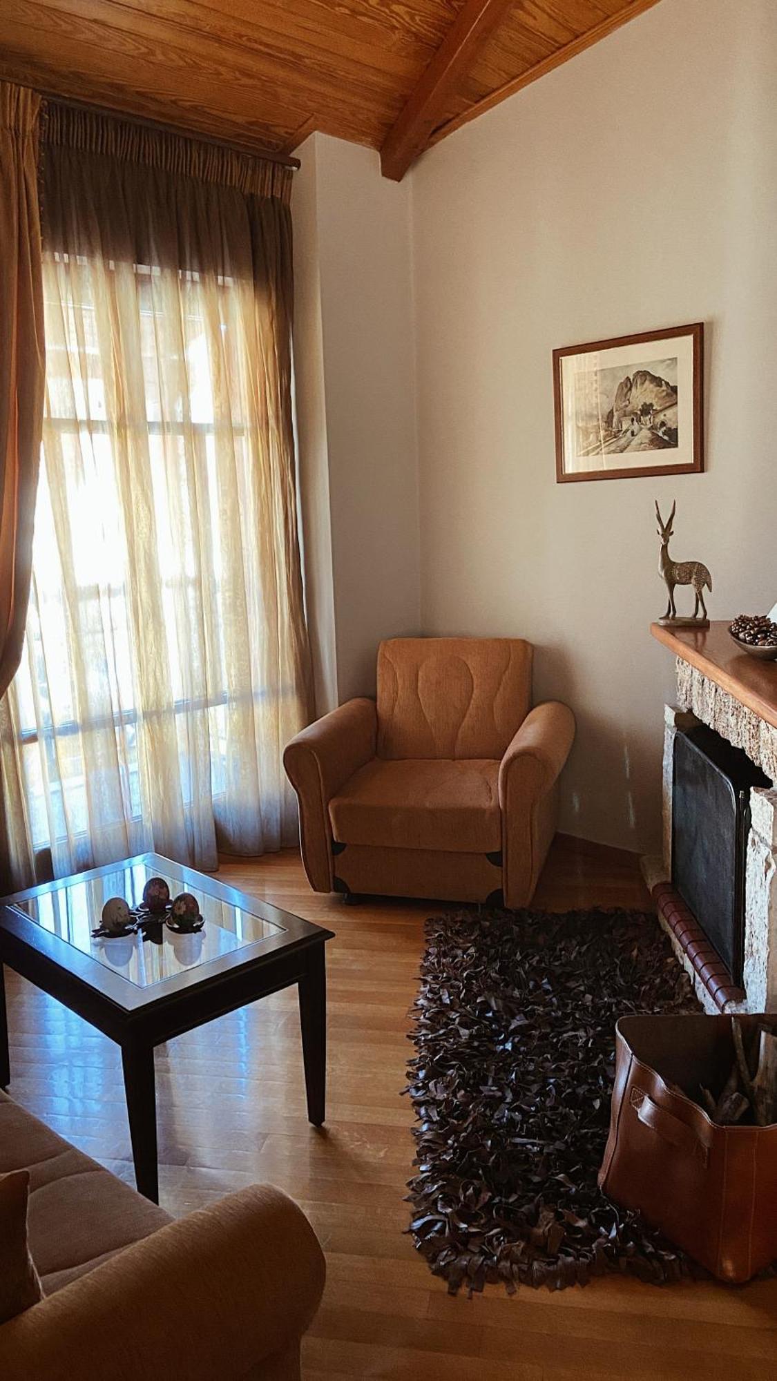 Hotel Kynaitha 칼라브리타 외부 사진