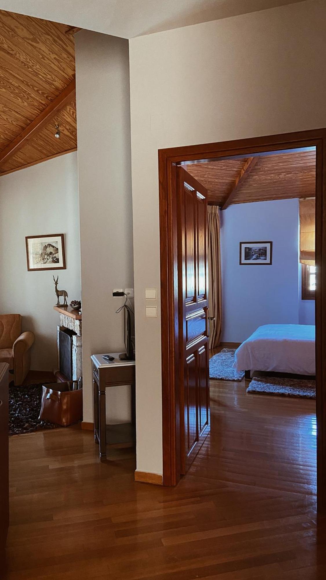 Hotel Kynaitha 칼라브리타 외부 사진