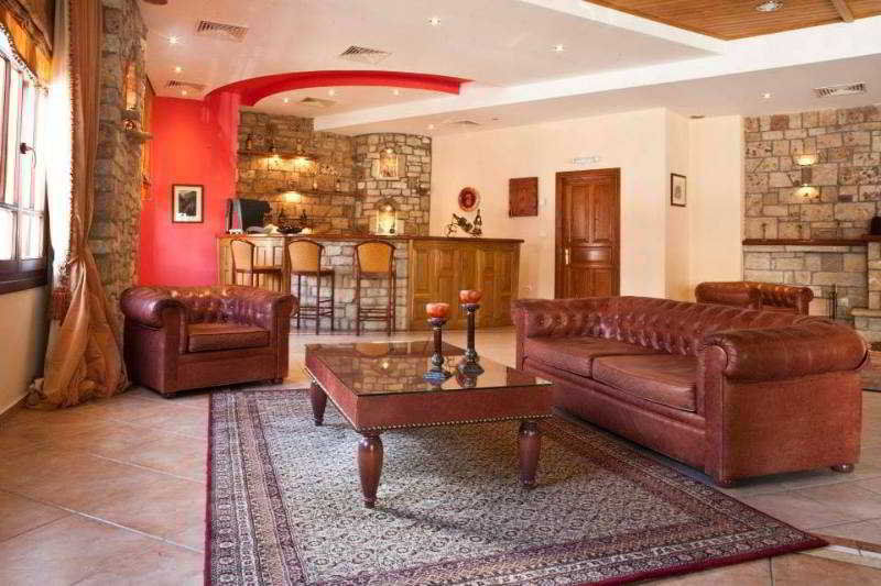 Hotel Kynaitha 칼라브리타 외부 사진