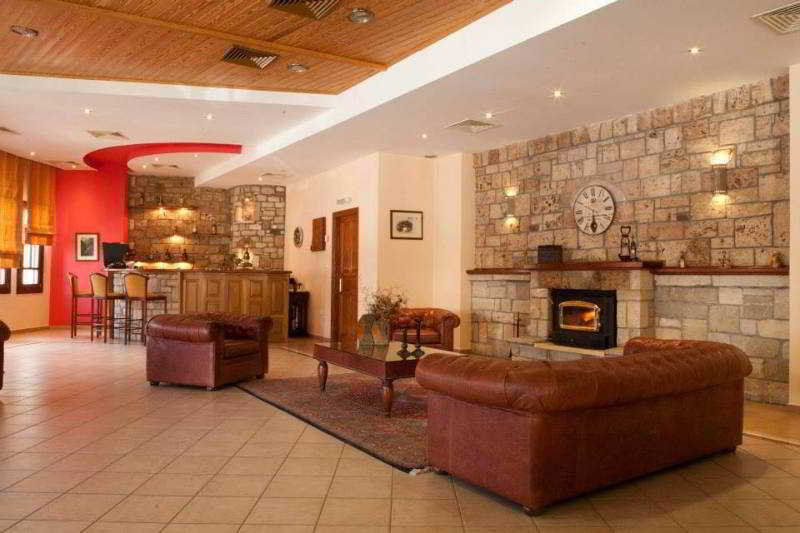 Hotel Kynaitha 칼라브리타 외부 사진