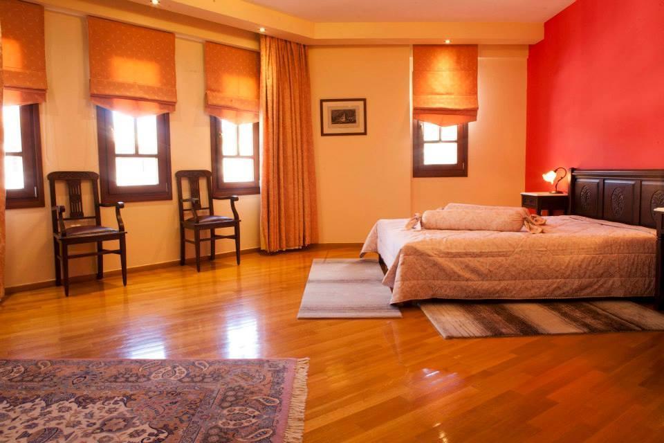 Hotel Kynaitha 칼라브리타 외부 사진