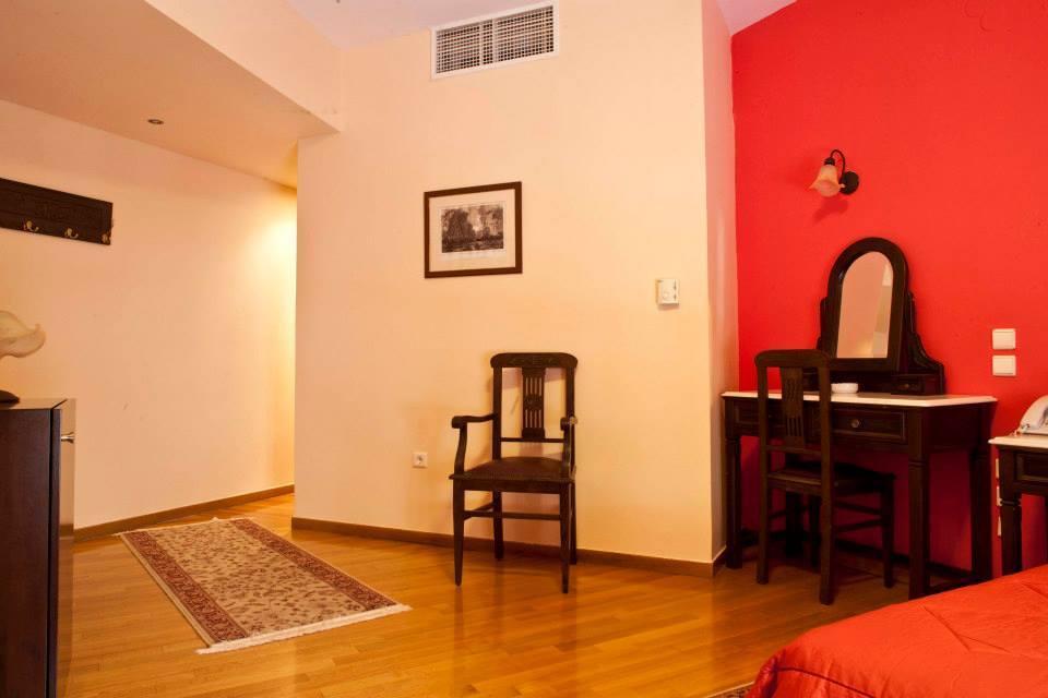 Hotel Kynaitha 칼라브리타 외부 사진