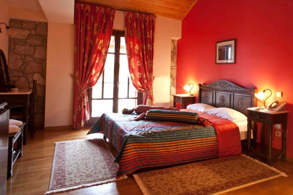 Hotel Kynaitha 칼라브리타 외부 사진